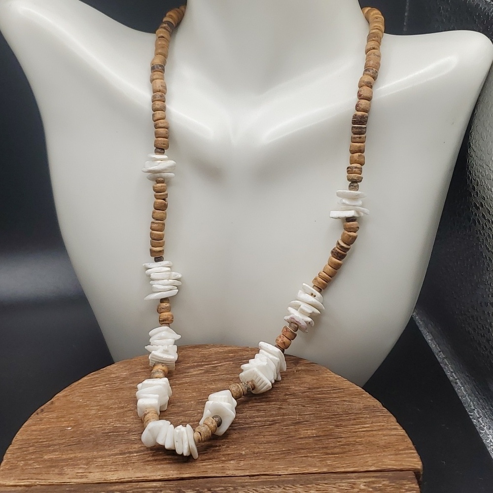 N2930 heishi shell puka chip vacation‎ bohemian survivalist Island necklace